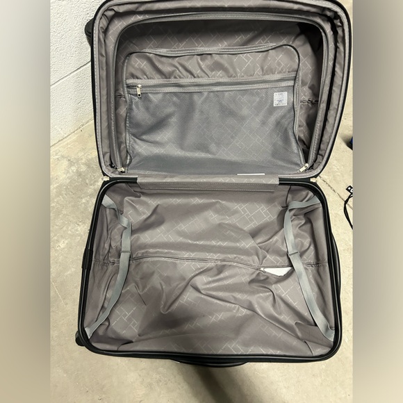 Black Samsonite 360 Wheels - Picture 3 of 4